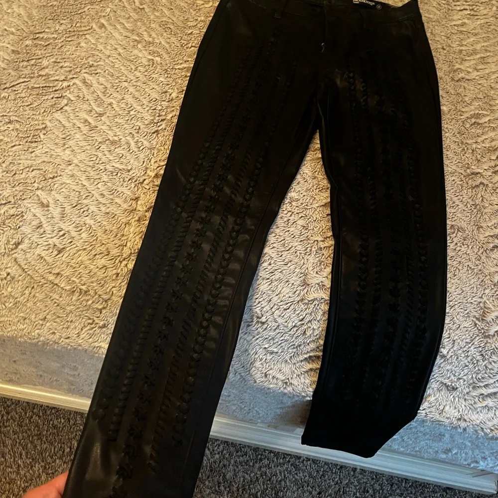 BlankNYC leather braided design pants. Size 28 - Picture 3 of 3